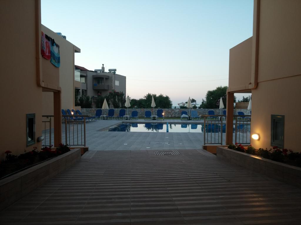 Gerona Mare Apartments Gerani  Exteriér fotografie