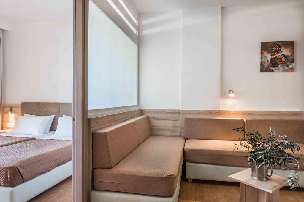 Gerona Mare Apartments Gerani  Exteriér fotografie
