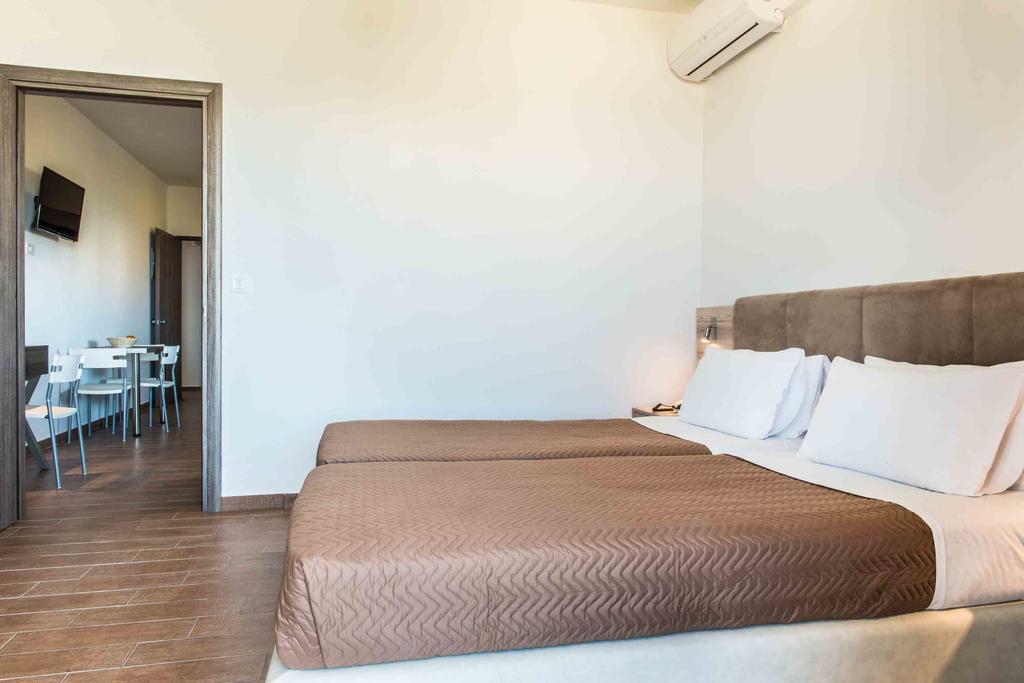 Gerona Mare Apartments Gerani  Exteriér fotografie