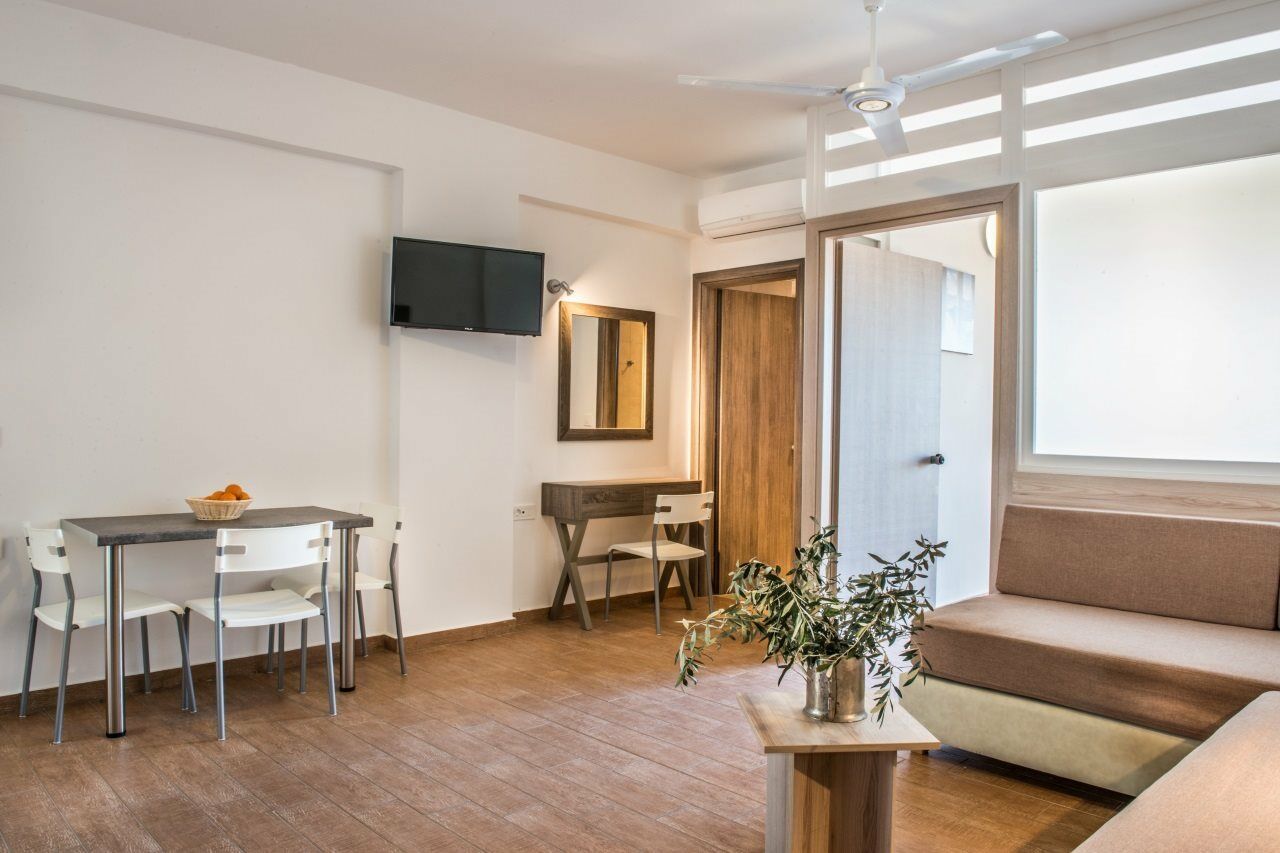 Gerona Mare Apartments Gerani  Exteriér fotografie